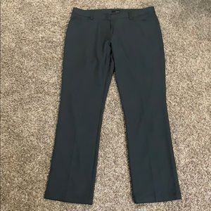 Women’s grey dress pants 14/33 | full pockets!